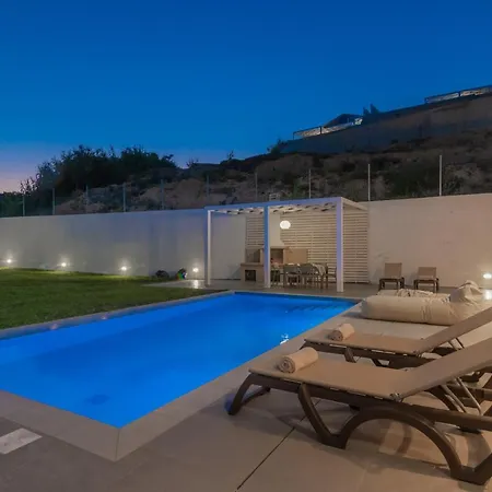 Villa Spartakos Luxury 5 *